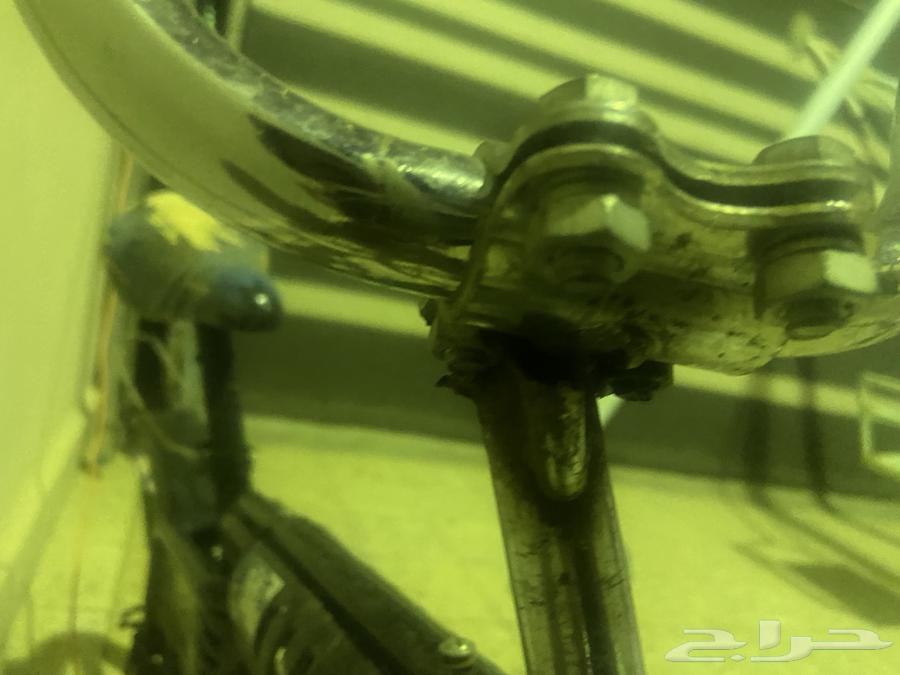 Hello, the bicycle is overloaded and has a broken fork in the front63772533905665111