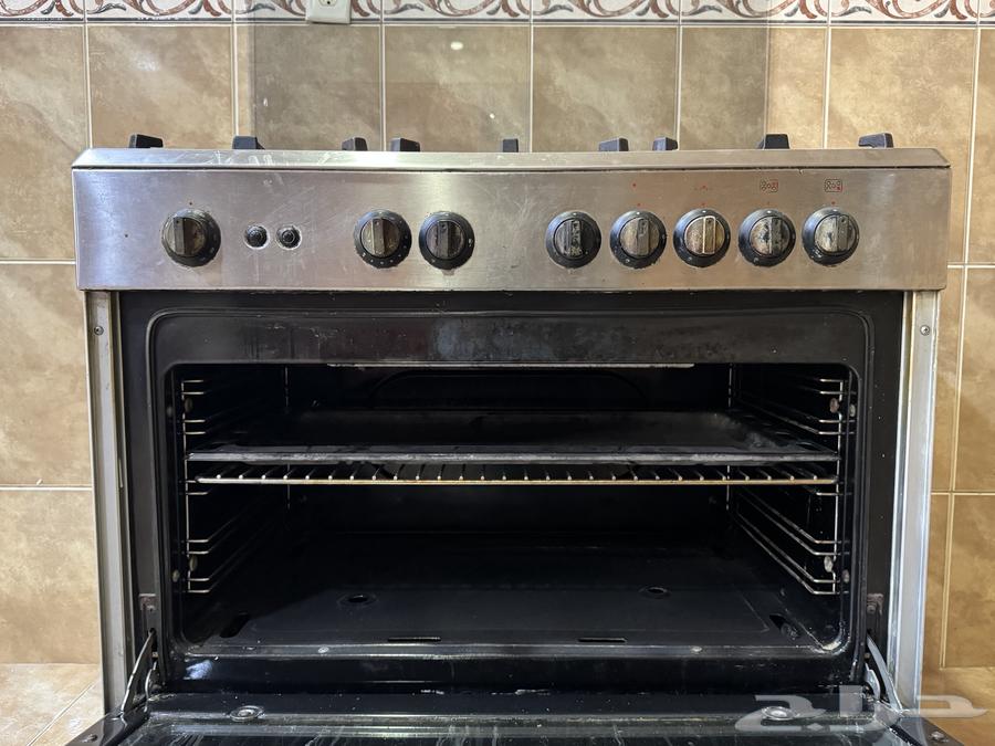 Clean oven, used with care, all burners work and the bottom oven works63767039997570114
