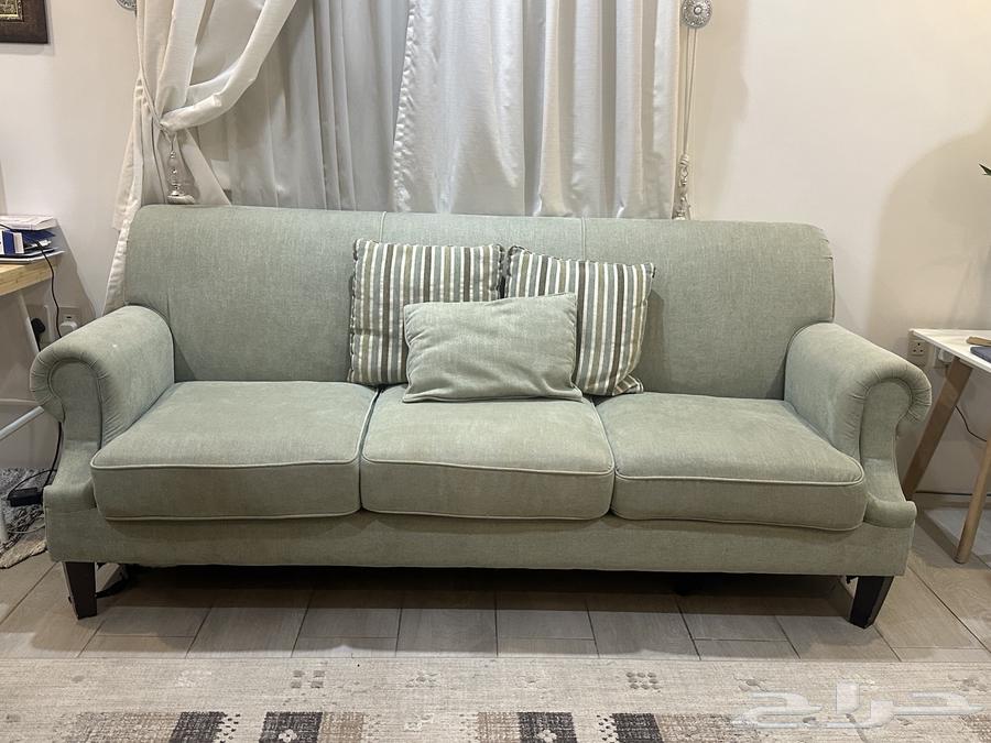 طقمين كنب وطاولة طعام للبيع63768921382913111