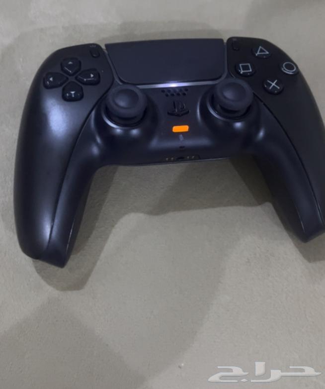Sony 5 controller, black, clean, used for two weeks, serious inquiries only, price 23063762003505793113
