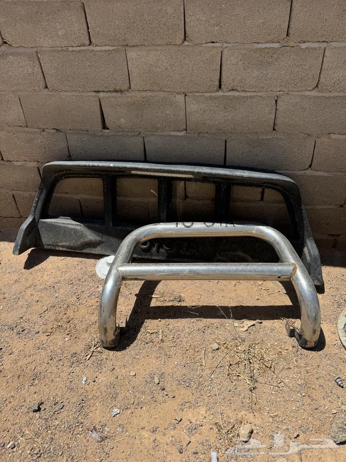 Fender and collision and 3 Tais Hilux63890966318210110