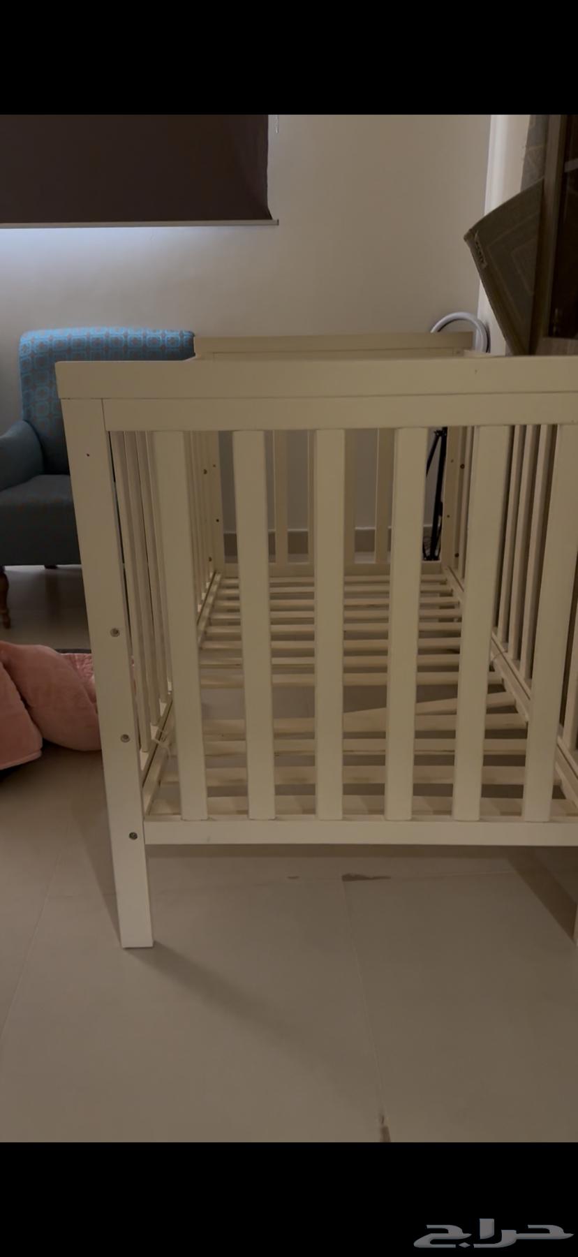 Baby crib from Center Point, used for about a year63767439644162111