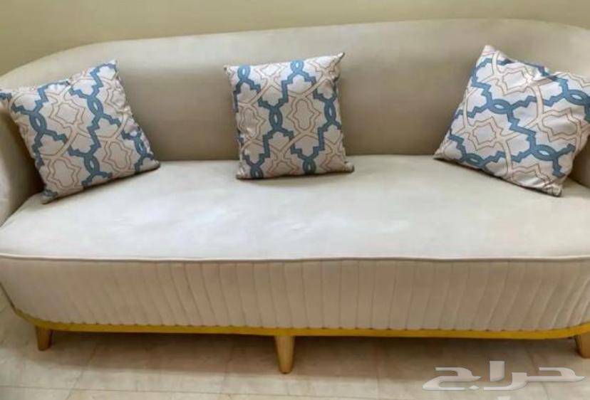 Sofas and tables63773614515587111