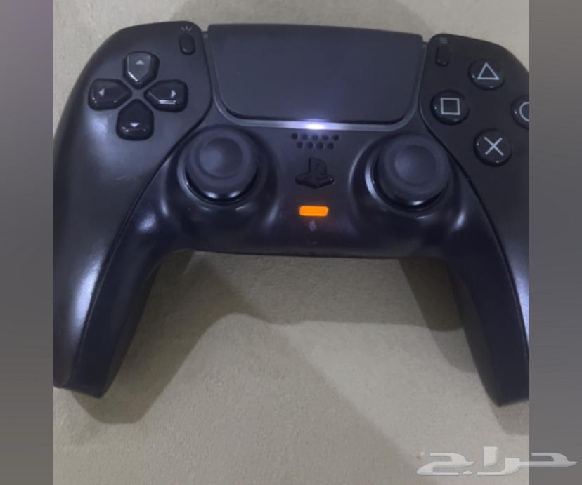 Sony 5 controller, black, clean, used for two weeks, serious inquiries only, price 23063762003505793111