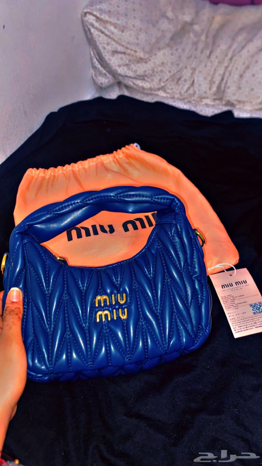 شنطة miu miu جديدة لم تستخدم للبيع63778651472898110
