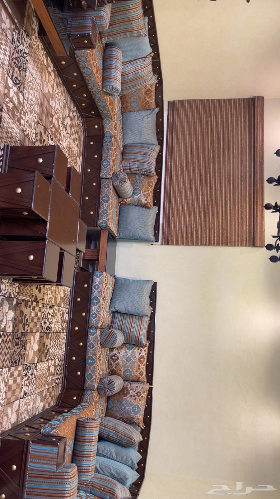 Clean, like-new sofa63779382644227112