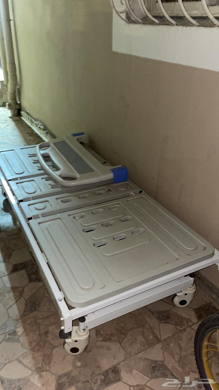 سرير طبي نضيف جدا  مافيه اي عيوب استخدام نص شهر63774007730946113