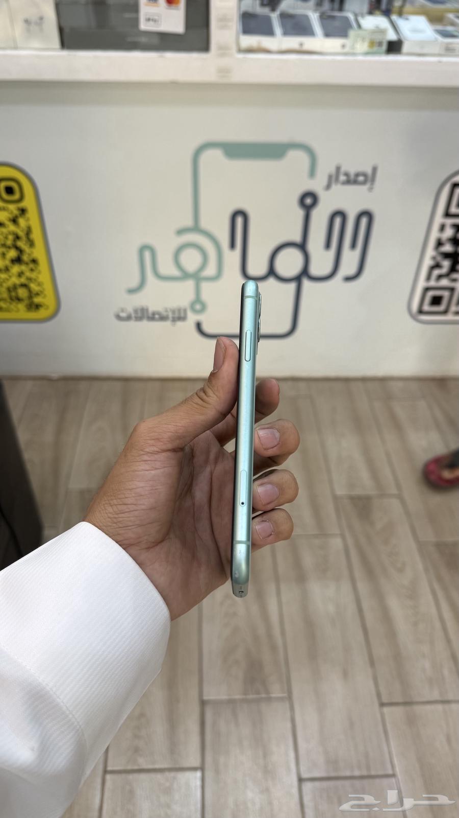 ايفون 11 (تم البيع ) الله يبارك63782803727745111