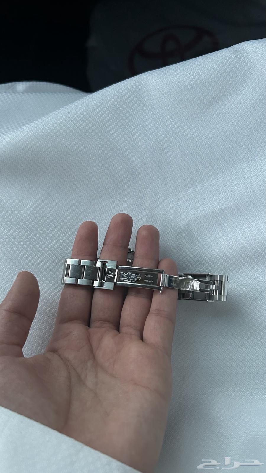 An authentic Rolex watch in perfect condition, one of the most luxurious and highest quality watches63783289635329110