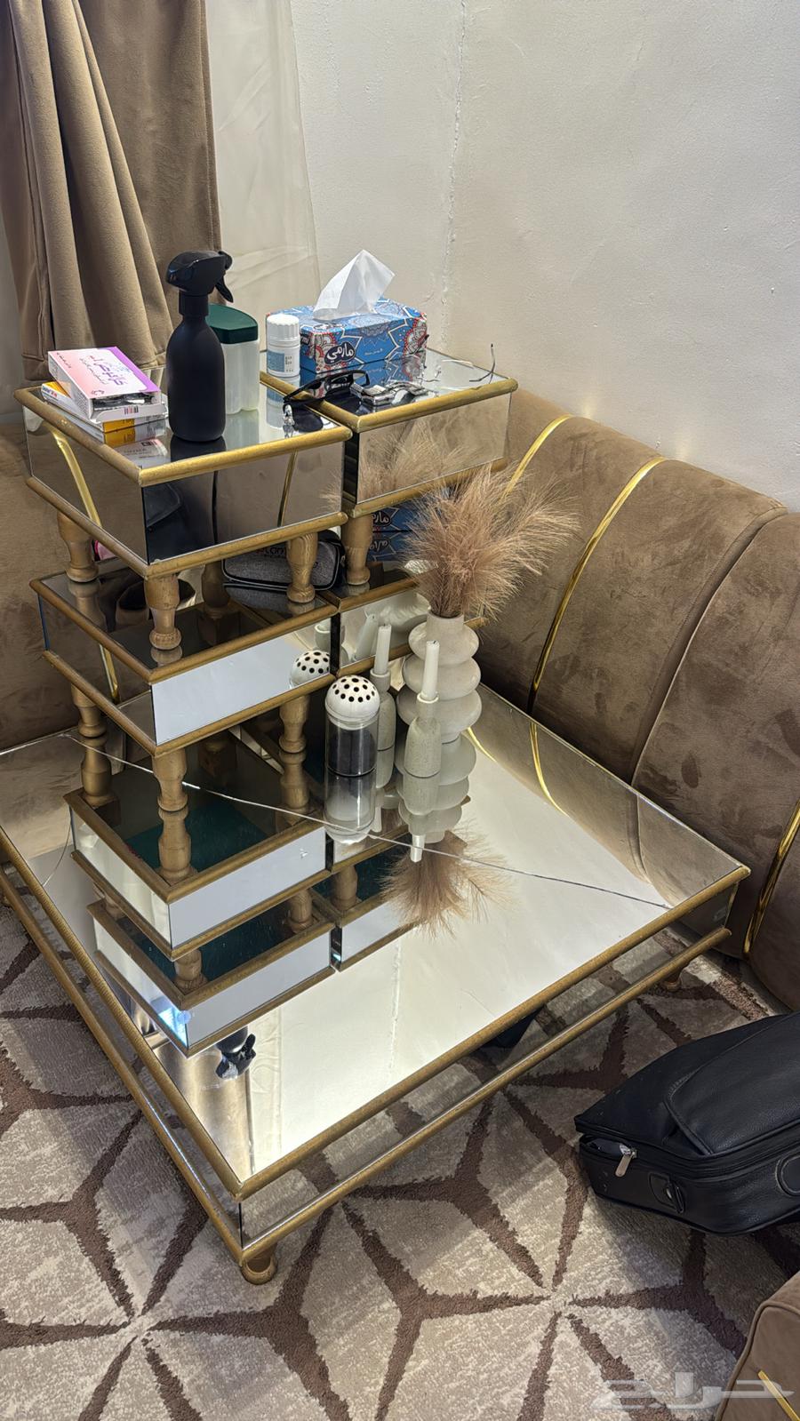 Selling cushions, reception, and table63781498317443112