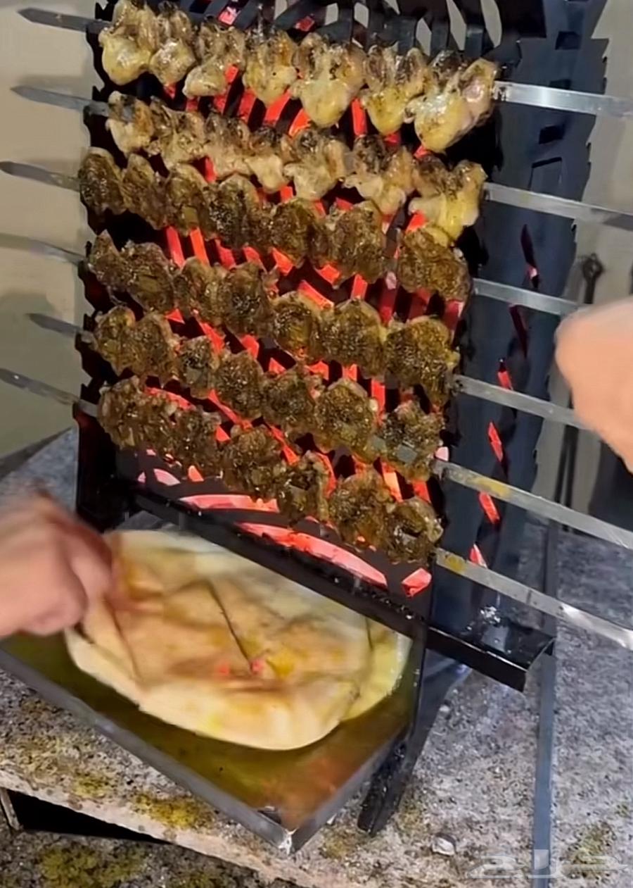 شوايه طيور كميه محدوده السعر 690 وجراب مفصل 45 ويوجد توصيل63775992708611110