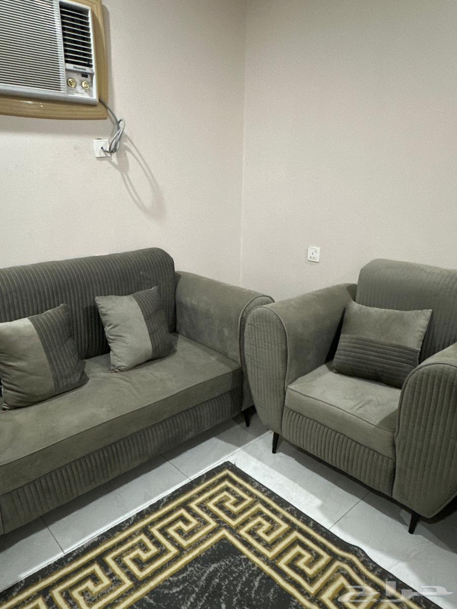 طقم كنب مكون من خمس قطعة نظيف جدا وسجاد 2 363783686587523111
