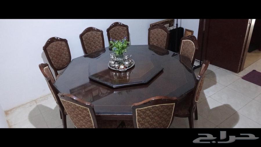 طاولة خشب فاخره بنيه مع كراسيها ال 9 نظيفه وفخمه63778759099394110