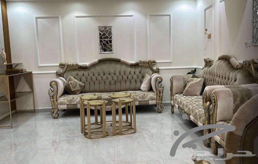 الكنب للبيع 1000 مع الطاوله قابل لتفاوض رقم63785251956739110
