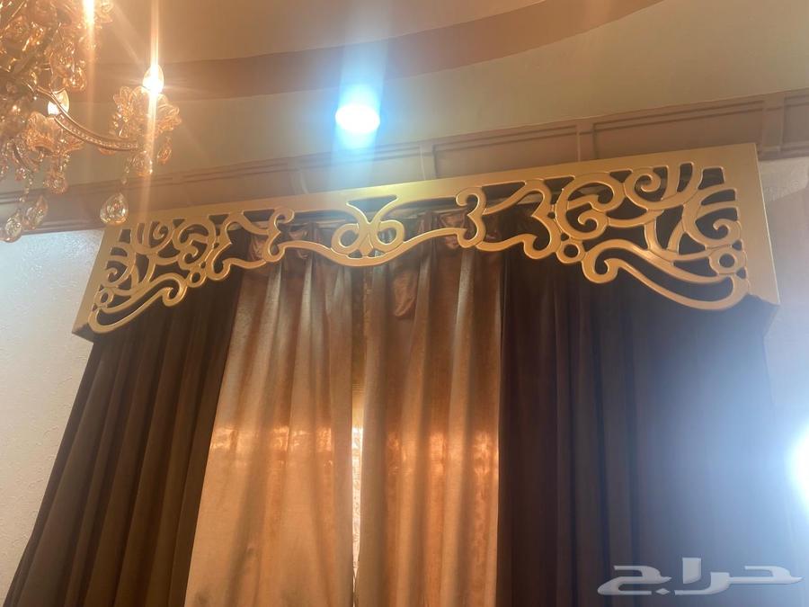 Tables with service tables, carpets, and Stear frames63787165217793112