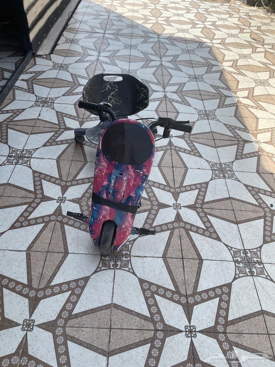Hello, for sale 36 volt scooter new but the battery is broken I paid for it in advance and it's damaged63781080734082110