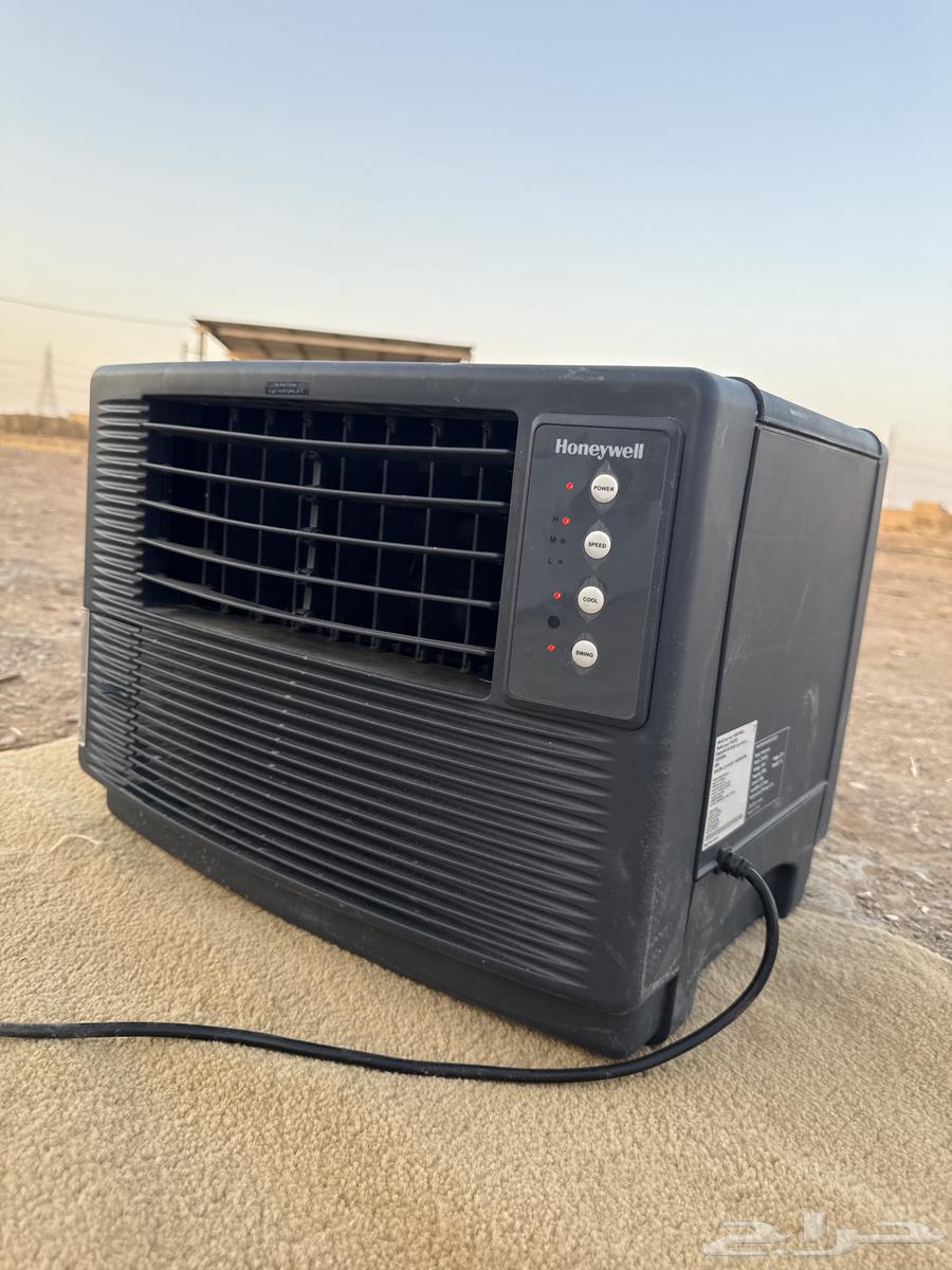 Small-sized desert cooler suitable for desert trips63783289604609110