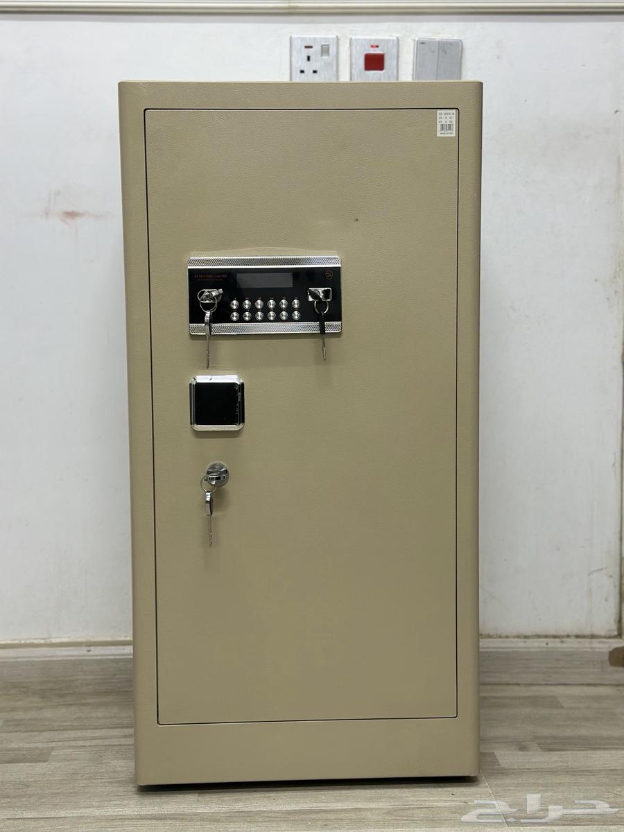 Luxury Iron Safe with Digital Code and Three High-Security Keys63783824030339111
