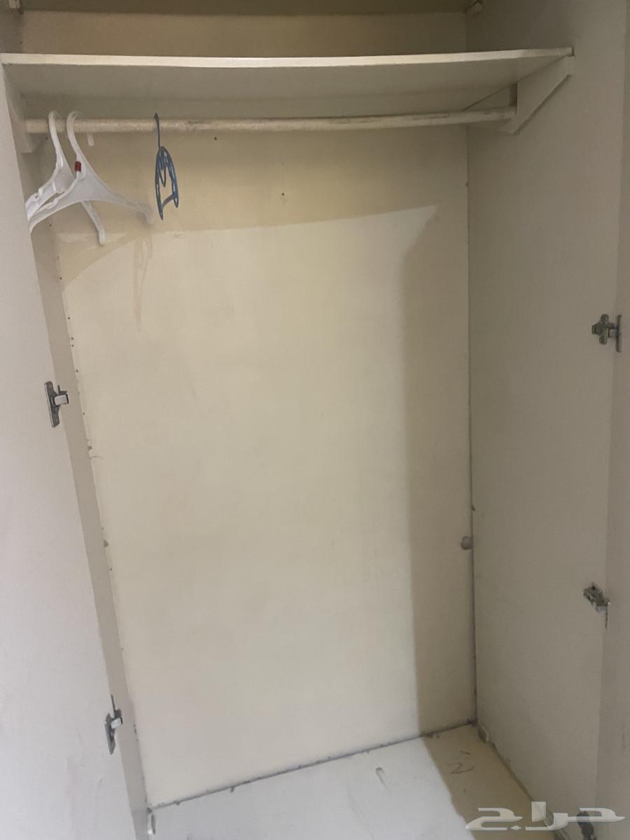 دولاب ست رفوف و اثنين علاق استعمال نظيف و سريرين نفر واحد63779068566018112