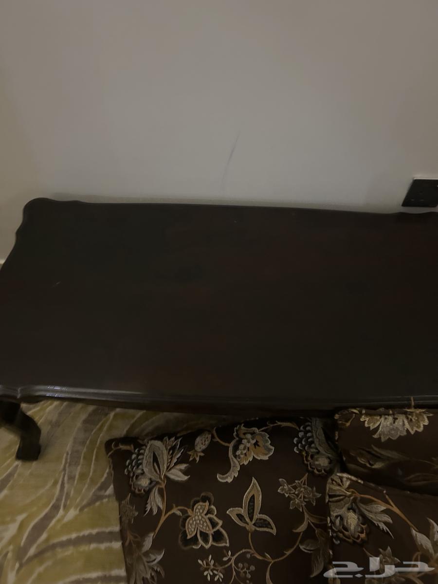 Back cushions and two tables63784801948161112