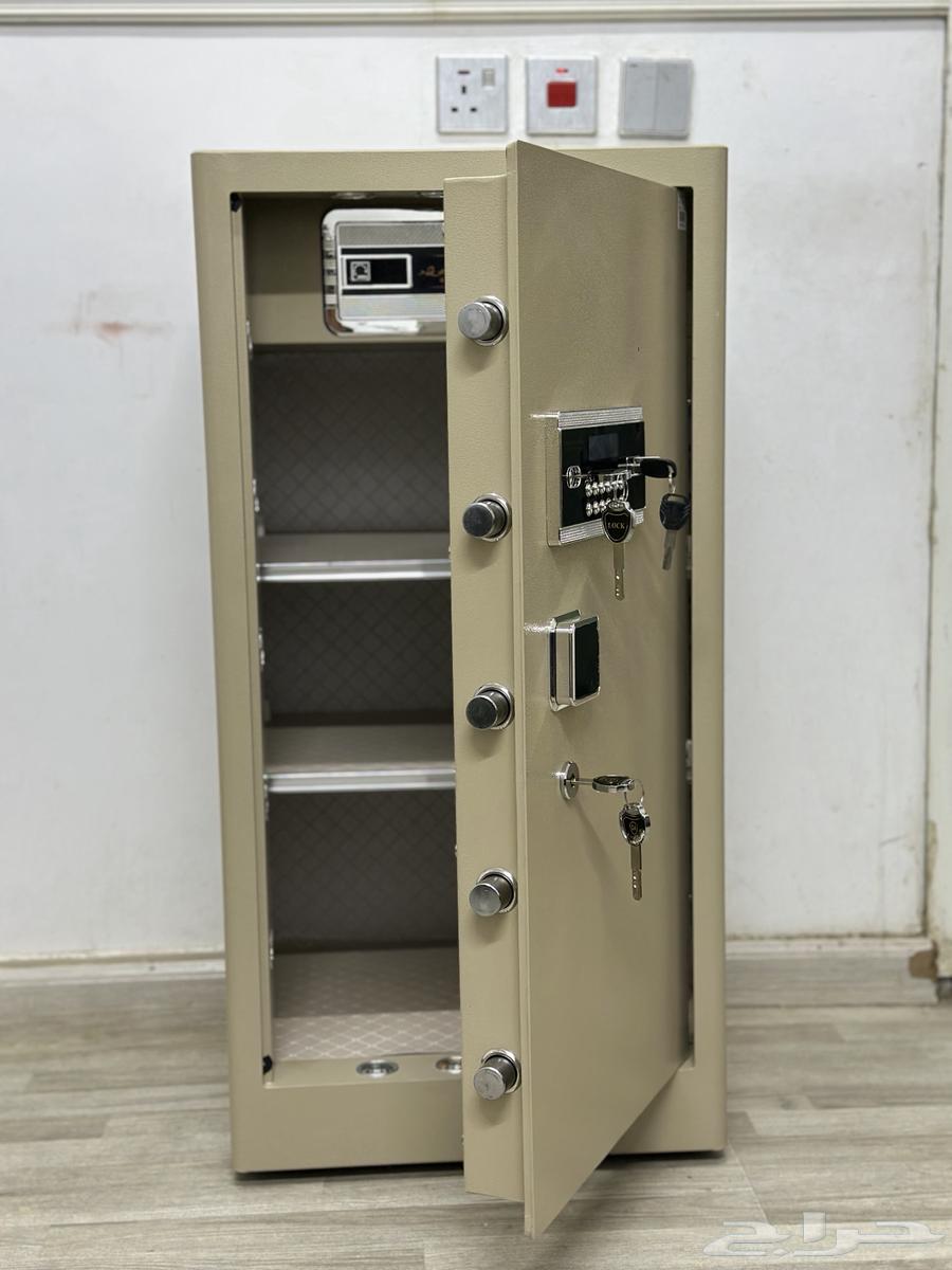 Luxury Iron Safe with Digital Code and Three High-Security Keys63783824030339110