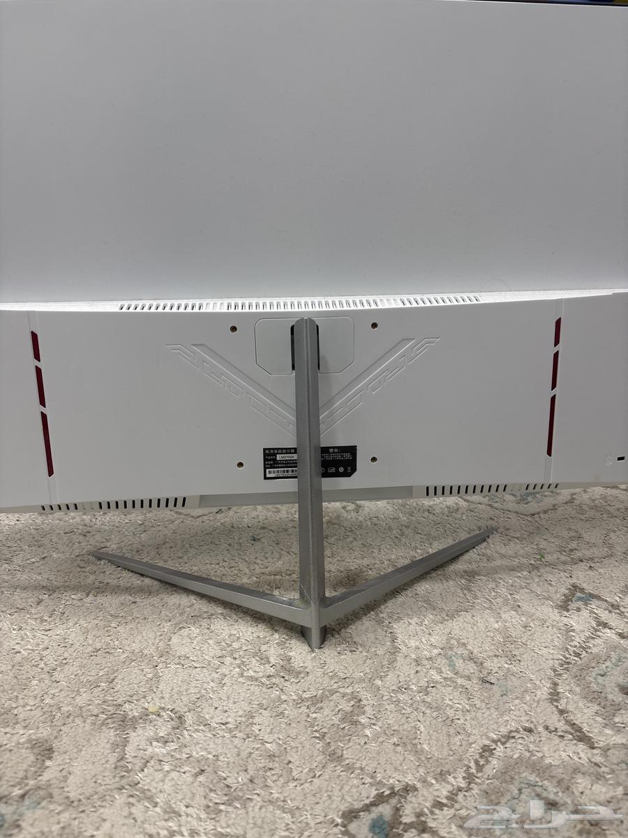 27-inch curved screen supporting 1080 full HD and 160 frames63780440174977112