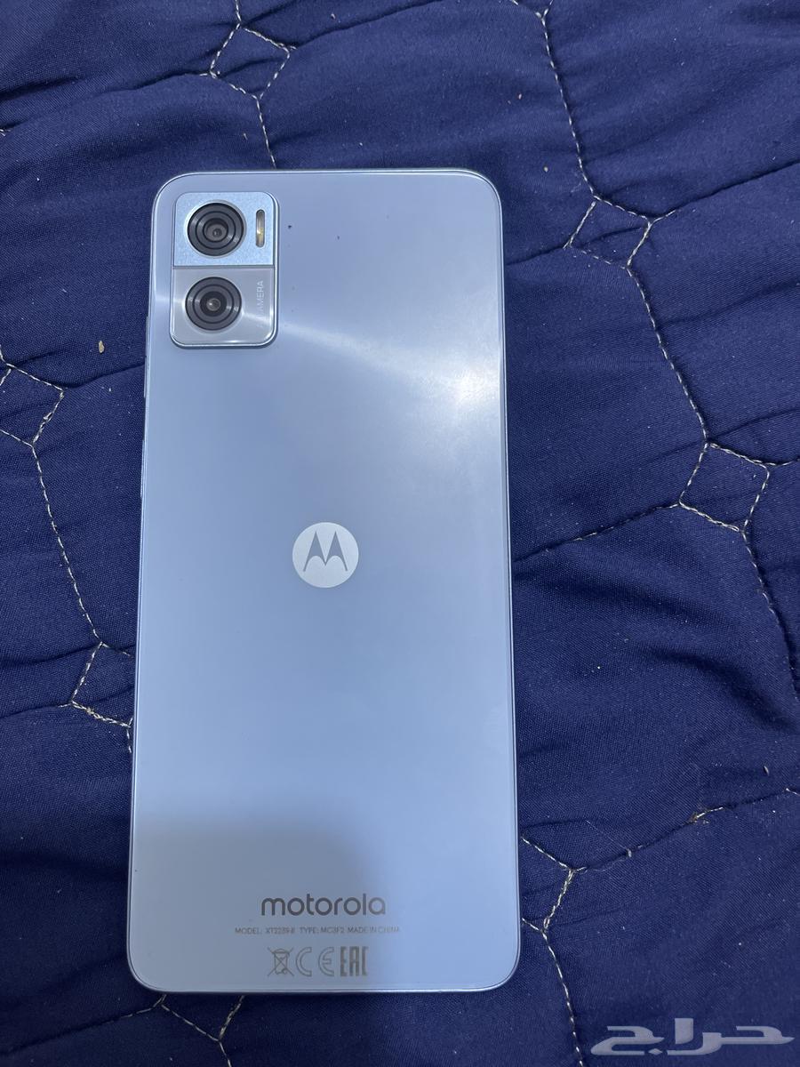 Clean Moto mobile phone, used for a short period, with box and charger63784801954178111