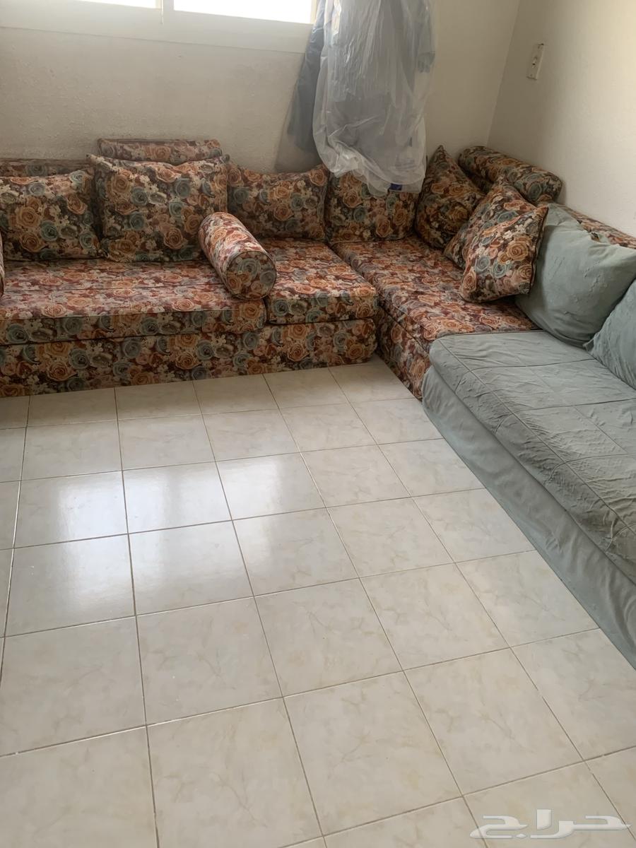 كنب خشب قوي جدا  بحاجه تنظيف63786958486147110
