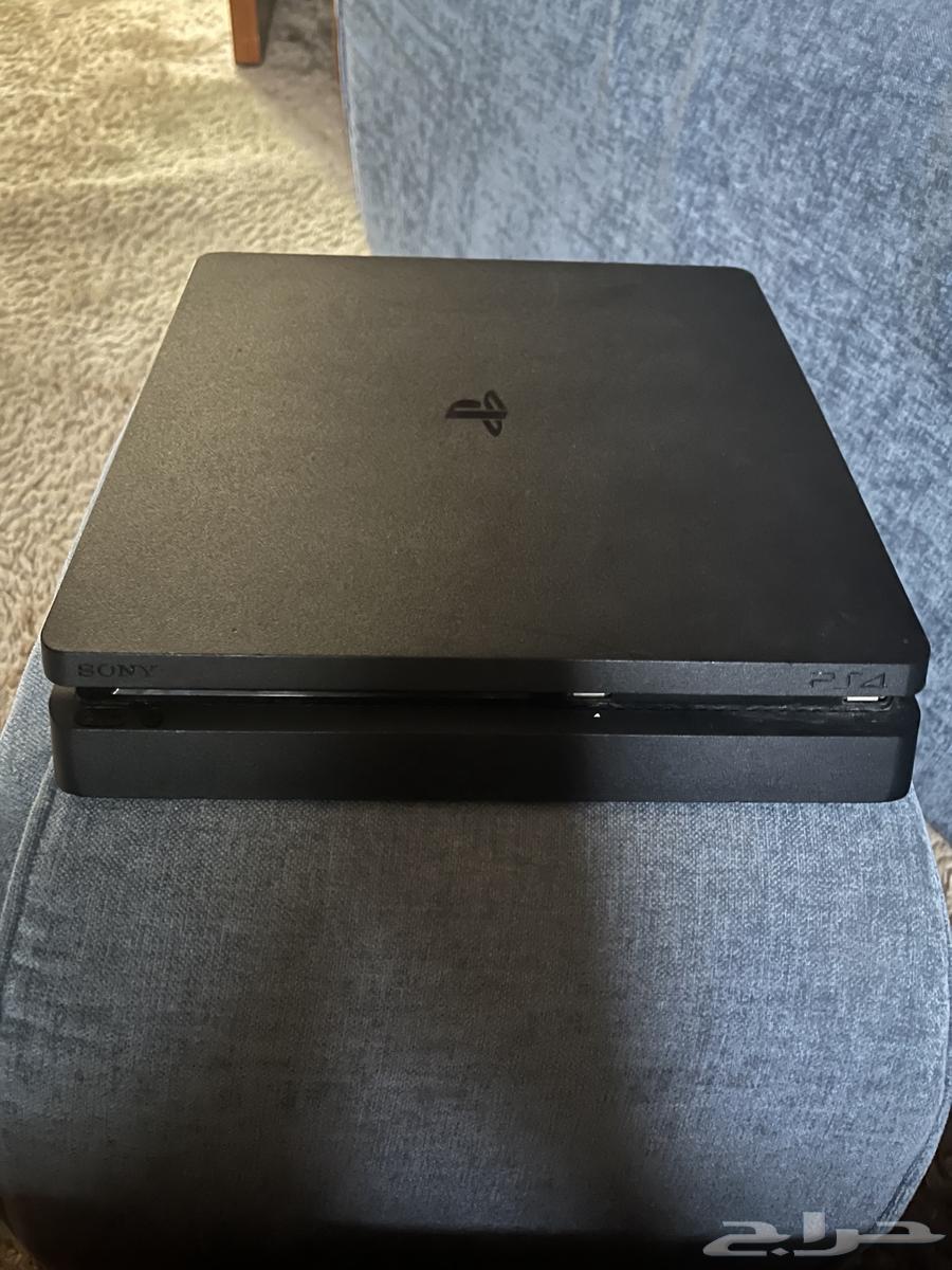New Sony Four with accessories and three controllers63777806398721113