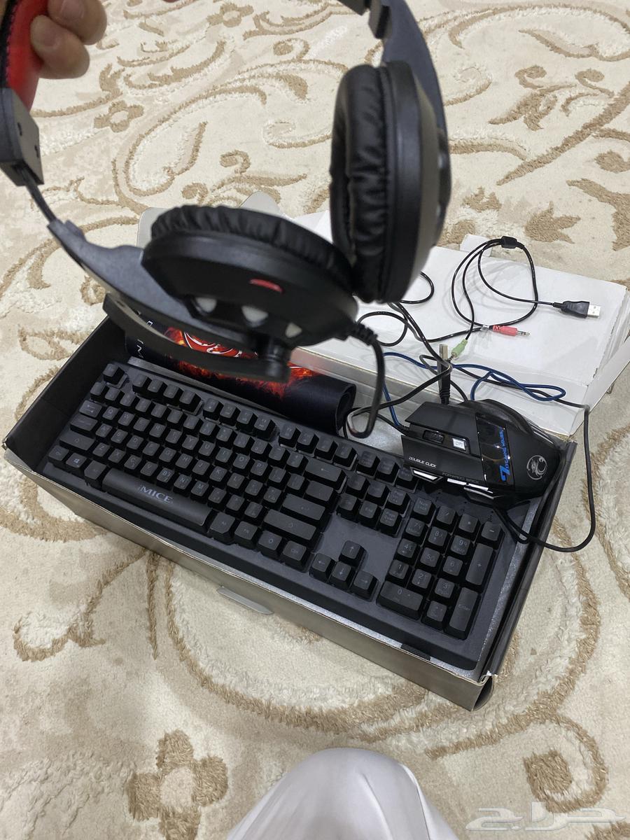 Mouse and keyboard with headphones and mouse pad price 10063775697298563111