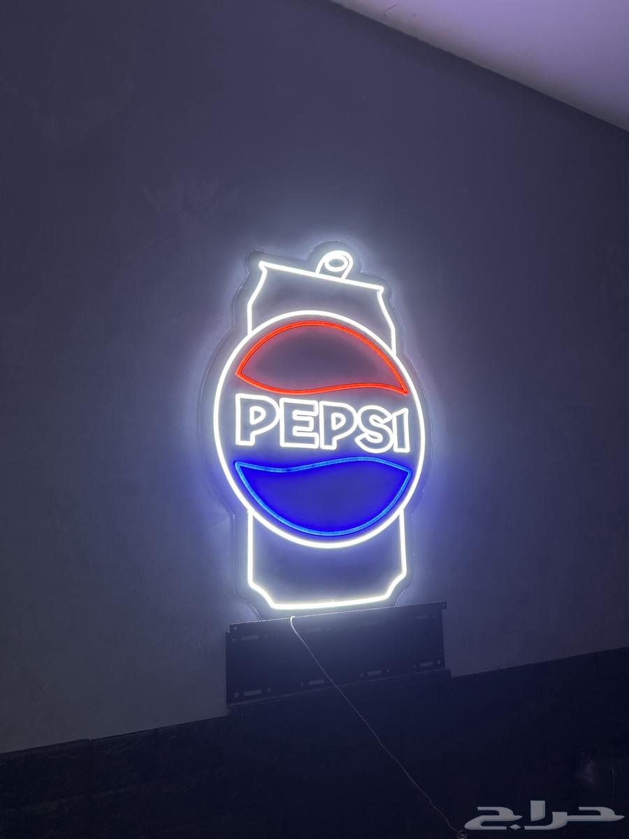 لوحه اضاءة LED بتصميم علبه مشروب بشعار PEPSI63775697192579112