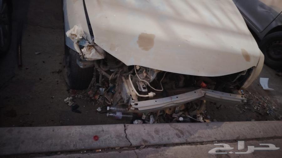 Corolla 2013 and Jeep Pathfinder 200263920541636097114