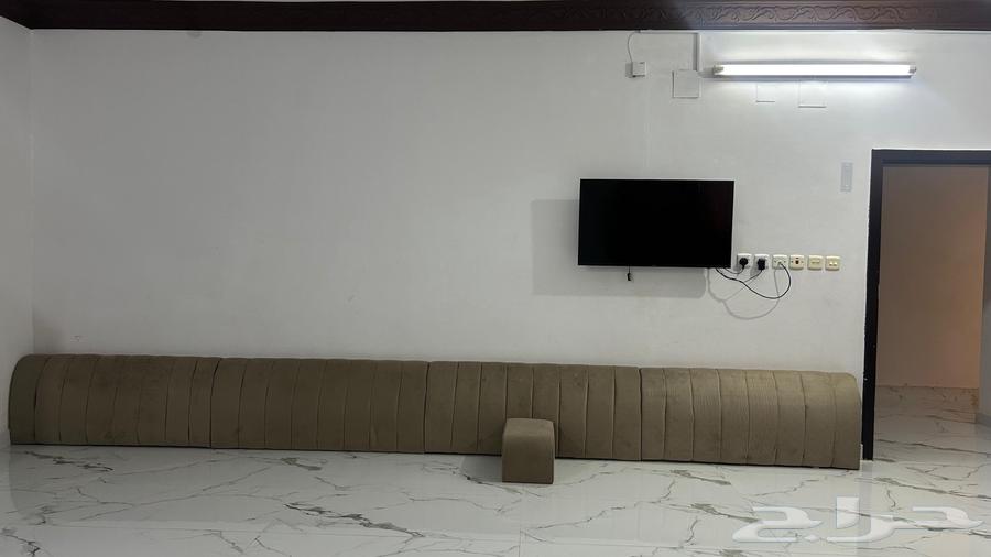 Floor session with wooden pallets and a star63775795687298113