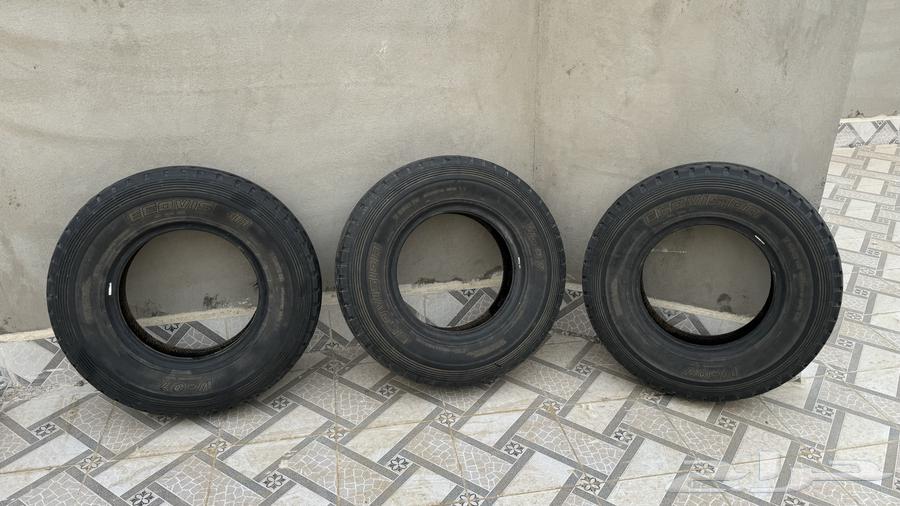 Clean spare tire cover and quarter tire cover63933036645762112