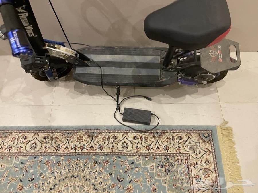 Semi-new fast scooter with seat63799434272899114