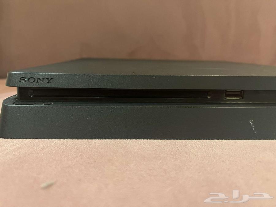 The Sony is clean, has no defects, comes with its cables, no hands required63784916557954113