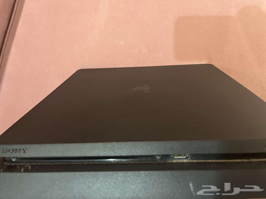 The Sony is clean, has no defects, comes with its cables, no hands required63784916557954111
