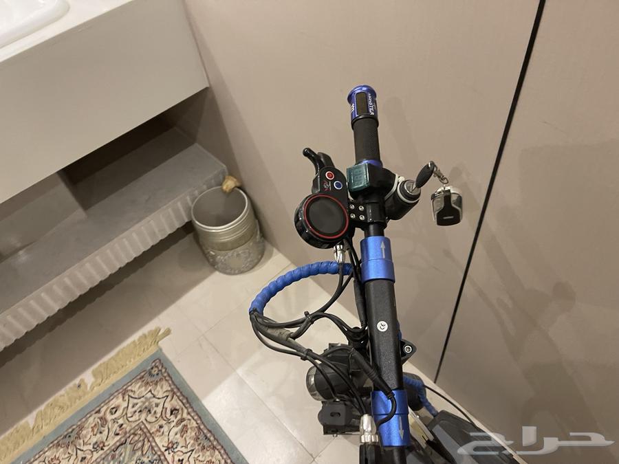 Semi-new fast scooter with seat63799434272899110