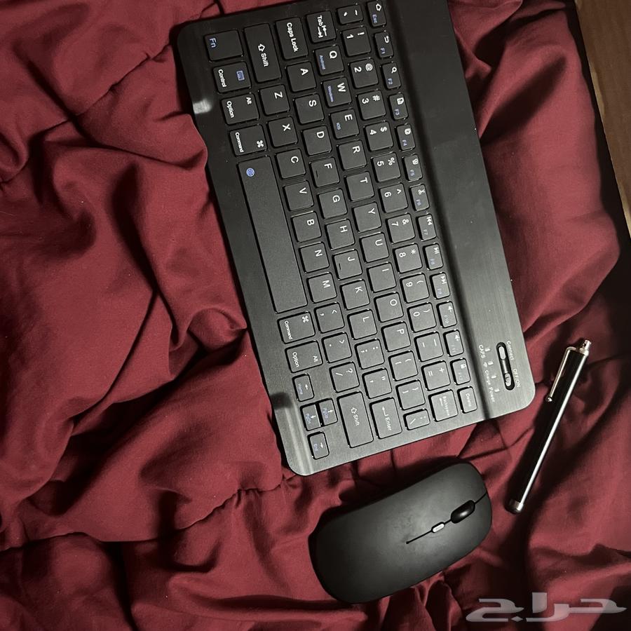 Keyboard and mouse in excellent condition, very clean usage63781181965314110