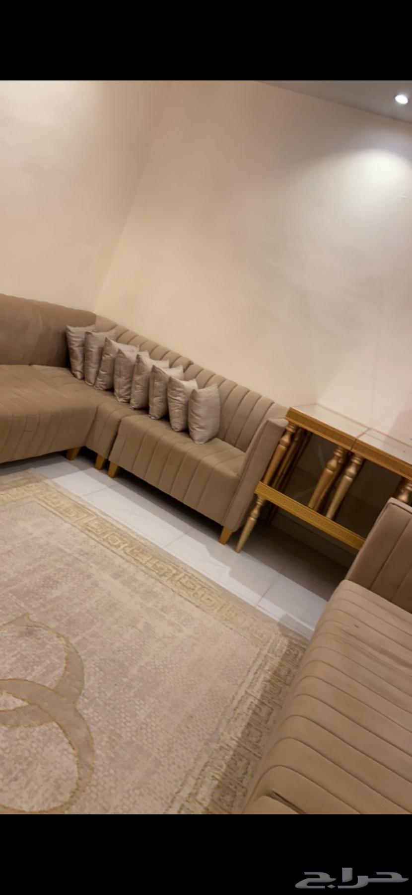 Full sofa set with tables and clean carpet 5 in 463787059038209110