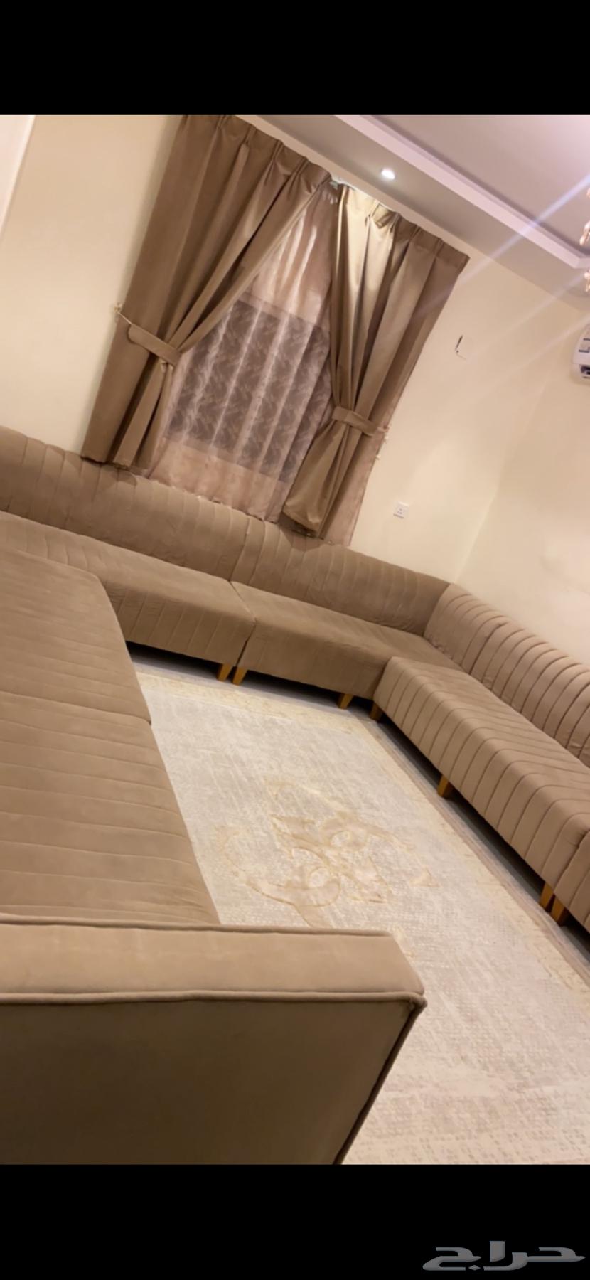Full sofa set with tables and clean carpet 5 in 463787059038209112