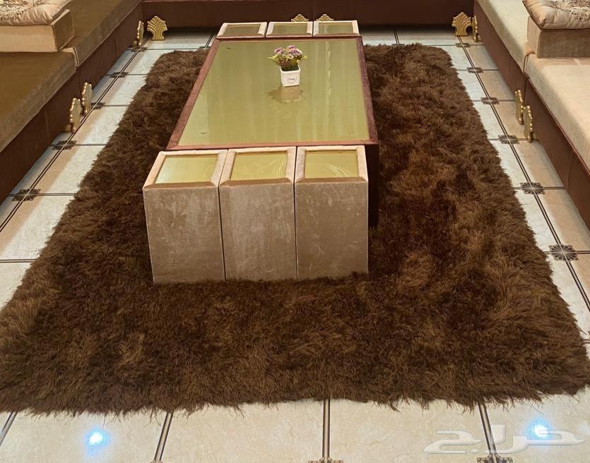 Tables with service tables, carpets, and Stear frames63787165217793111