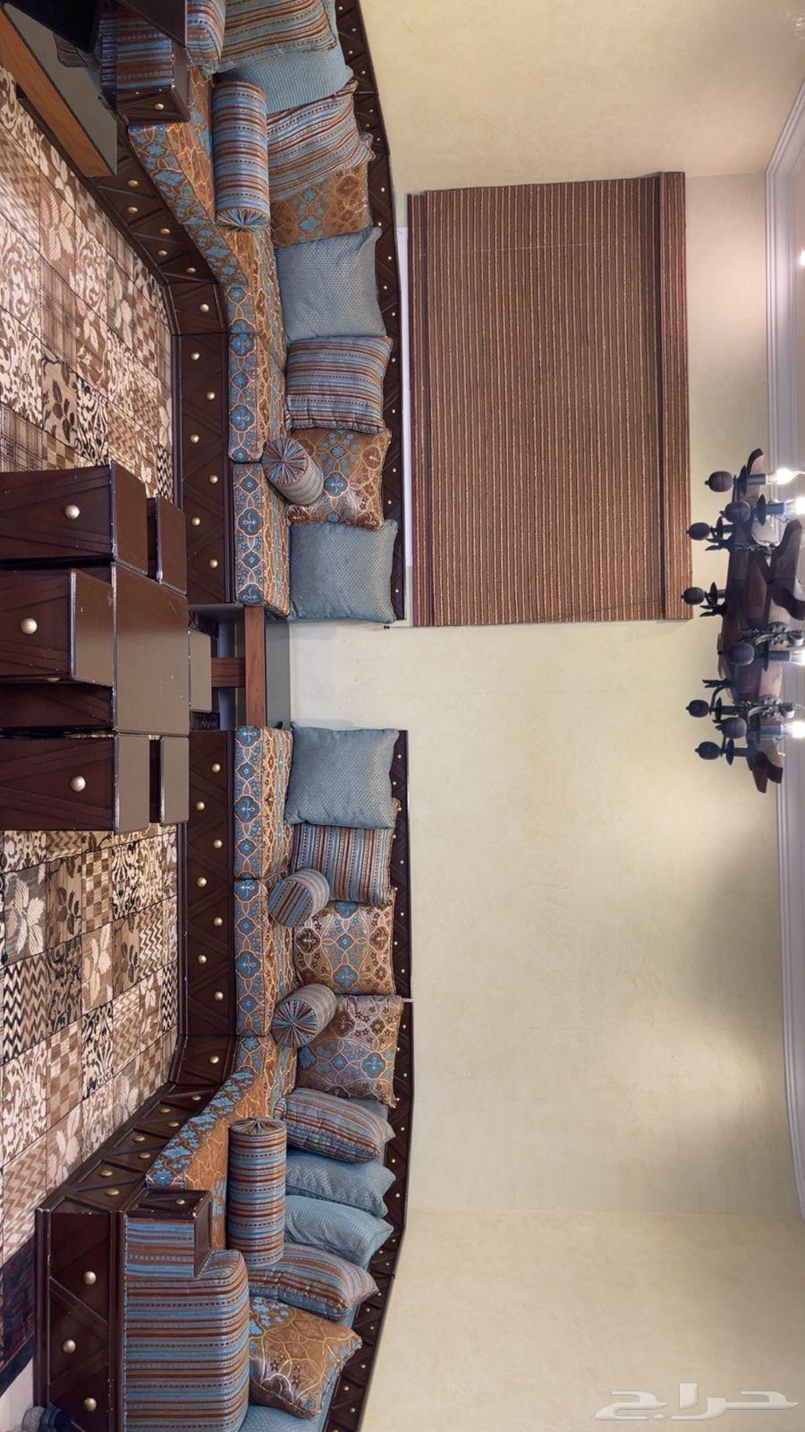 Sofa set with tables63779068427010111