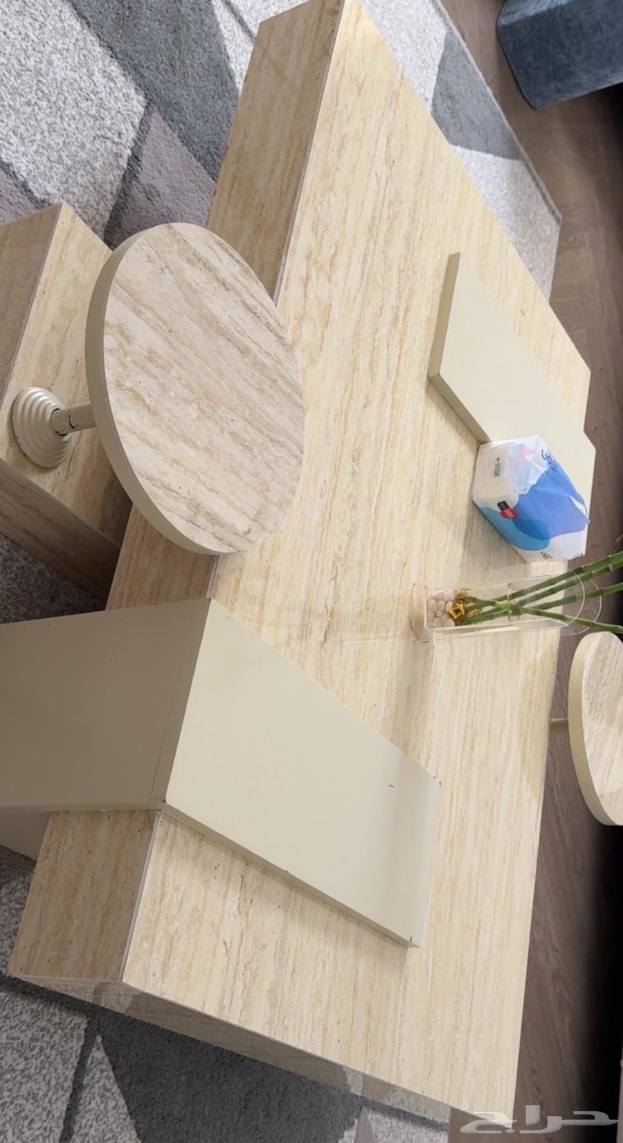 Floor table, 4 services, new, similar to used, 400 SAR63774793514115110