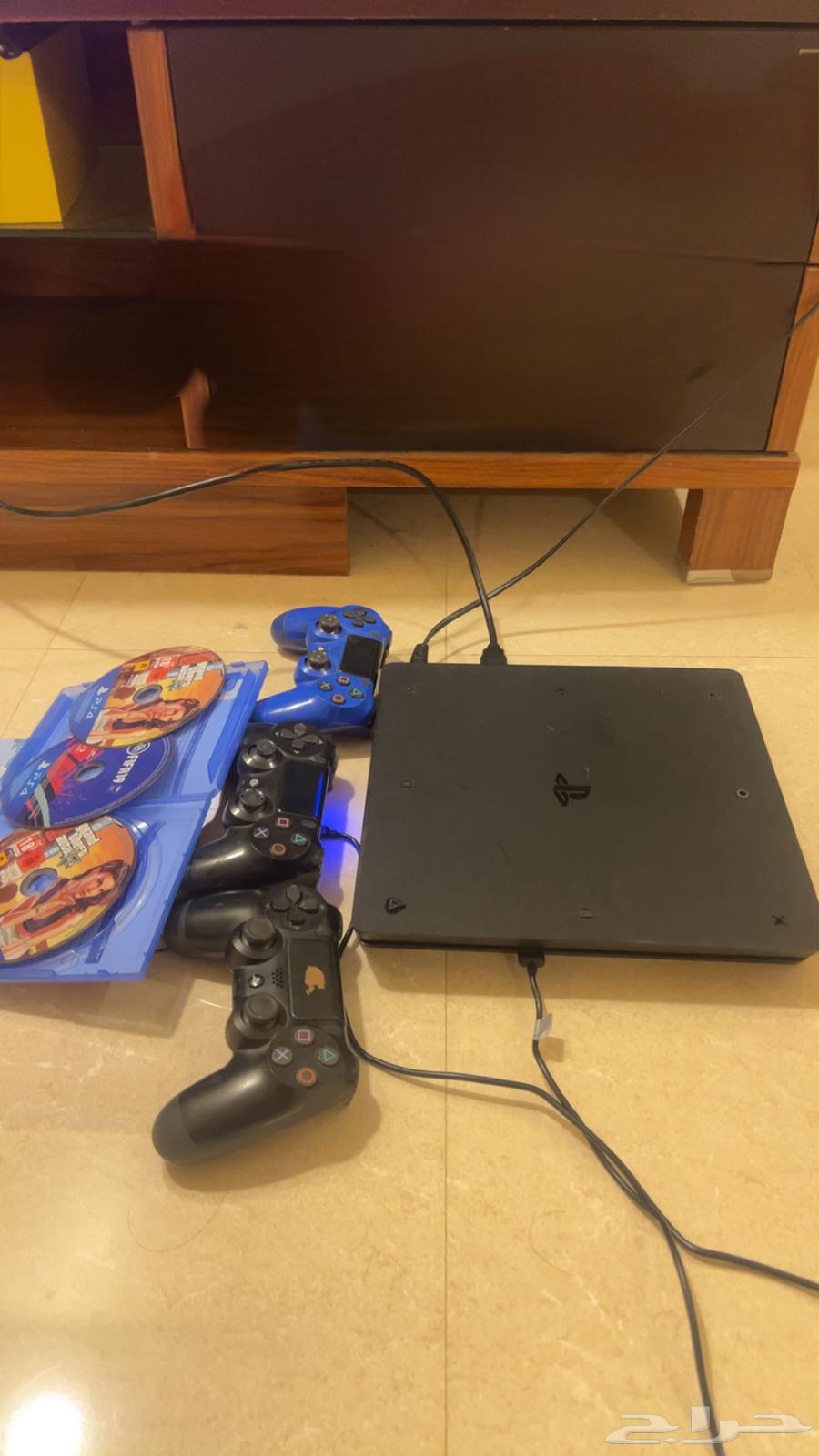 PlayStation 4 for sale with games, discs, accounts and controllers63798106082817111