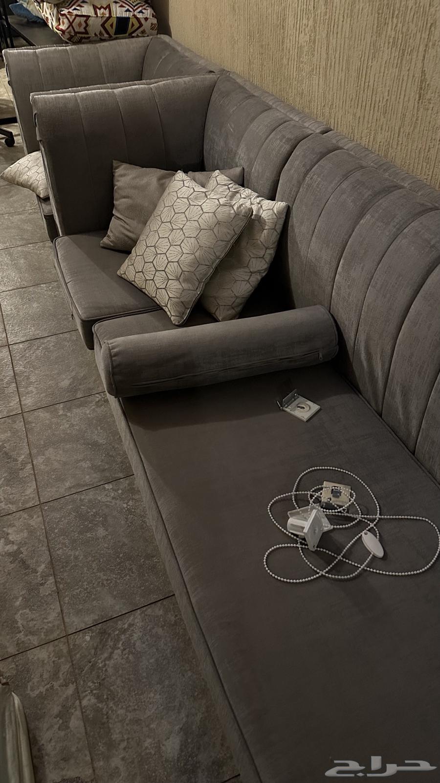 Sofa for sale with small attachment63790651034498113
