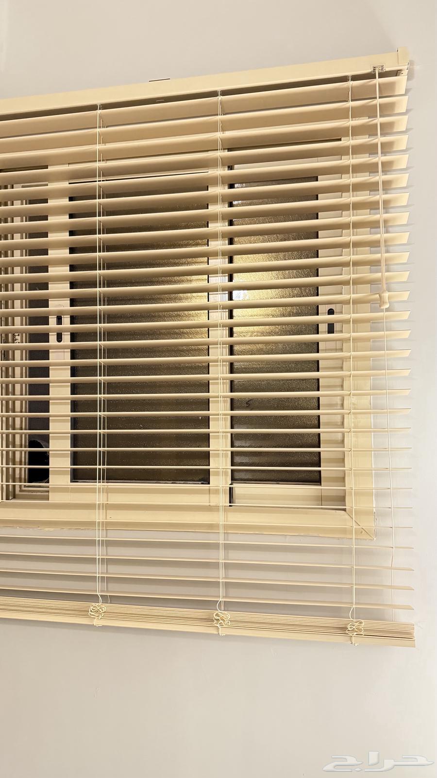I have a new lamp with its box and a new curtain in the same shape63788632815618113