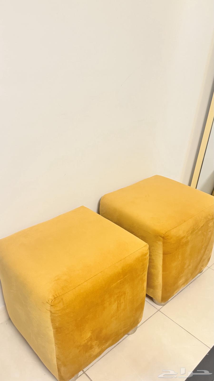 Sofa consisting of three pieces, two side tables, and three service items63790976985475113