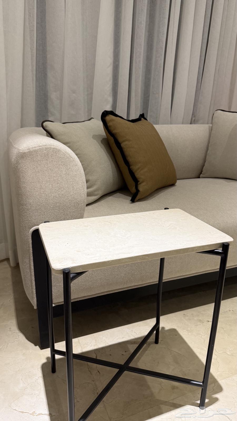 طاولات جديده ماستخدمت سبب البيع مومناسبه المجلس 6 حبات63788008923651112