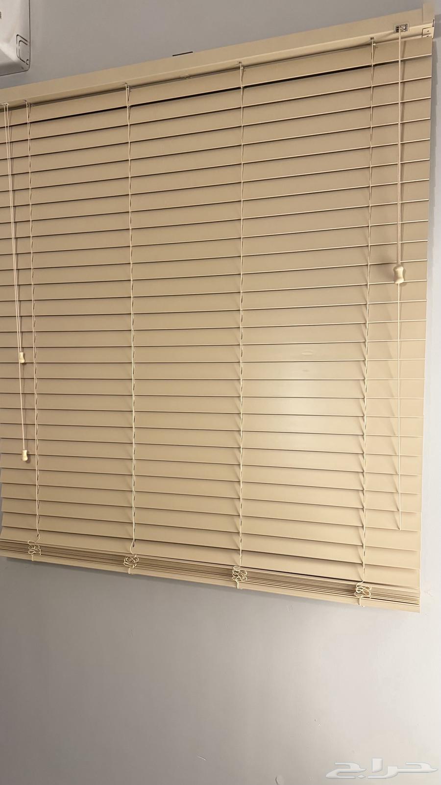 I have a new lamp with its box and a new curtain in the same shape63788632815618112